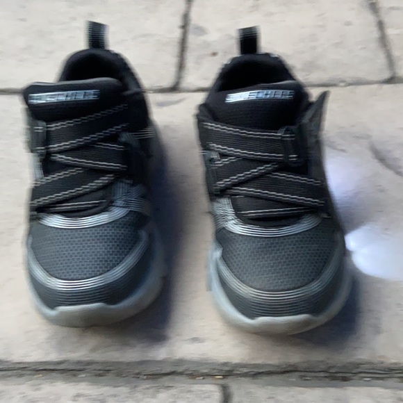Black and SilverSkechers LIGHTS Toddler Boys 8 - Picture 2 of 9